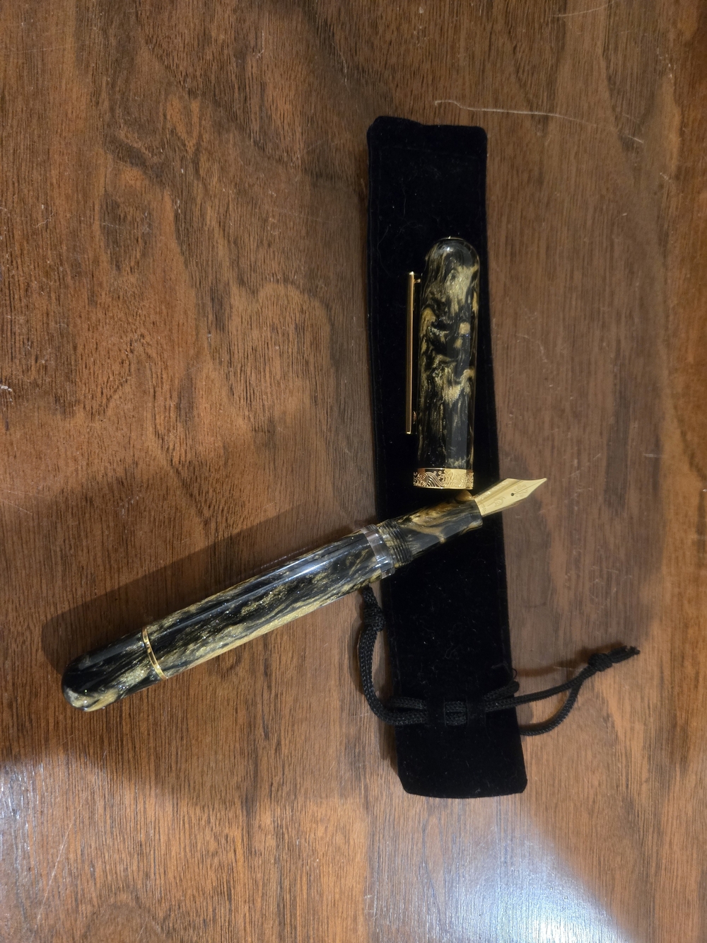 Luxury Black and Gold Marble Fountain Pen - Elegant Home Writing Accessory